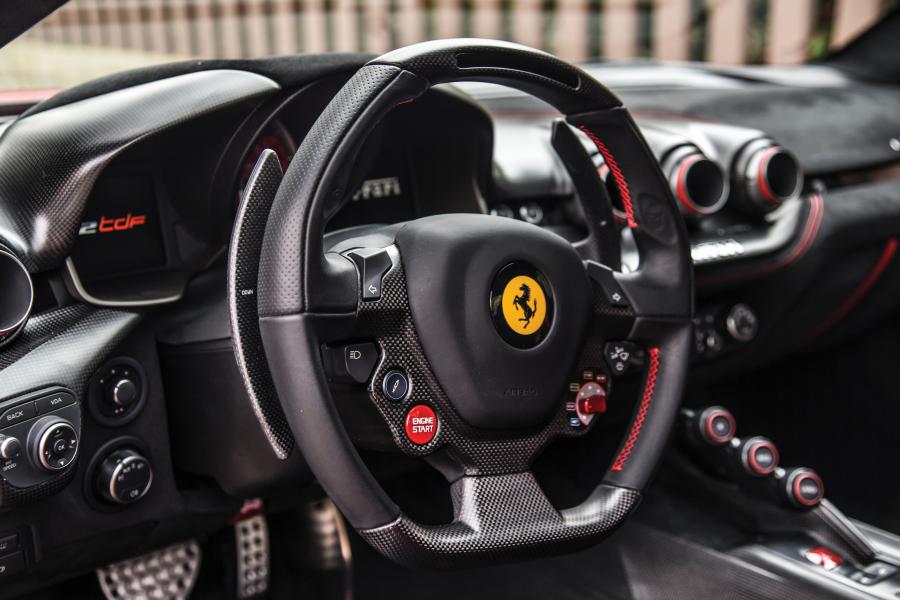 Панель приборов Ferrari F12tdf Tailor Made 2017 года  (фото 17 из 42)